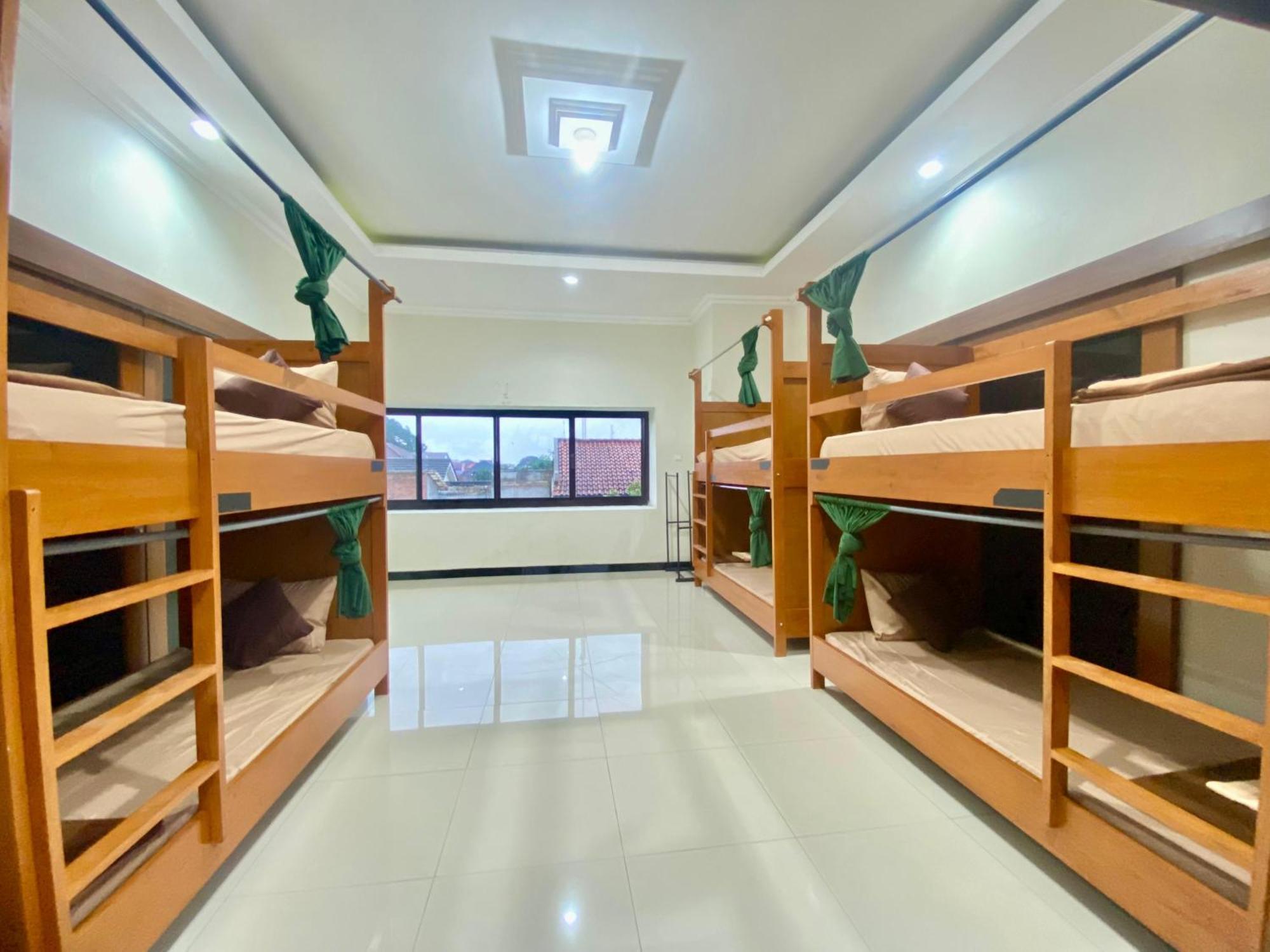 Zzz Hostel Malang Luaran gambar