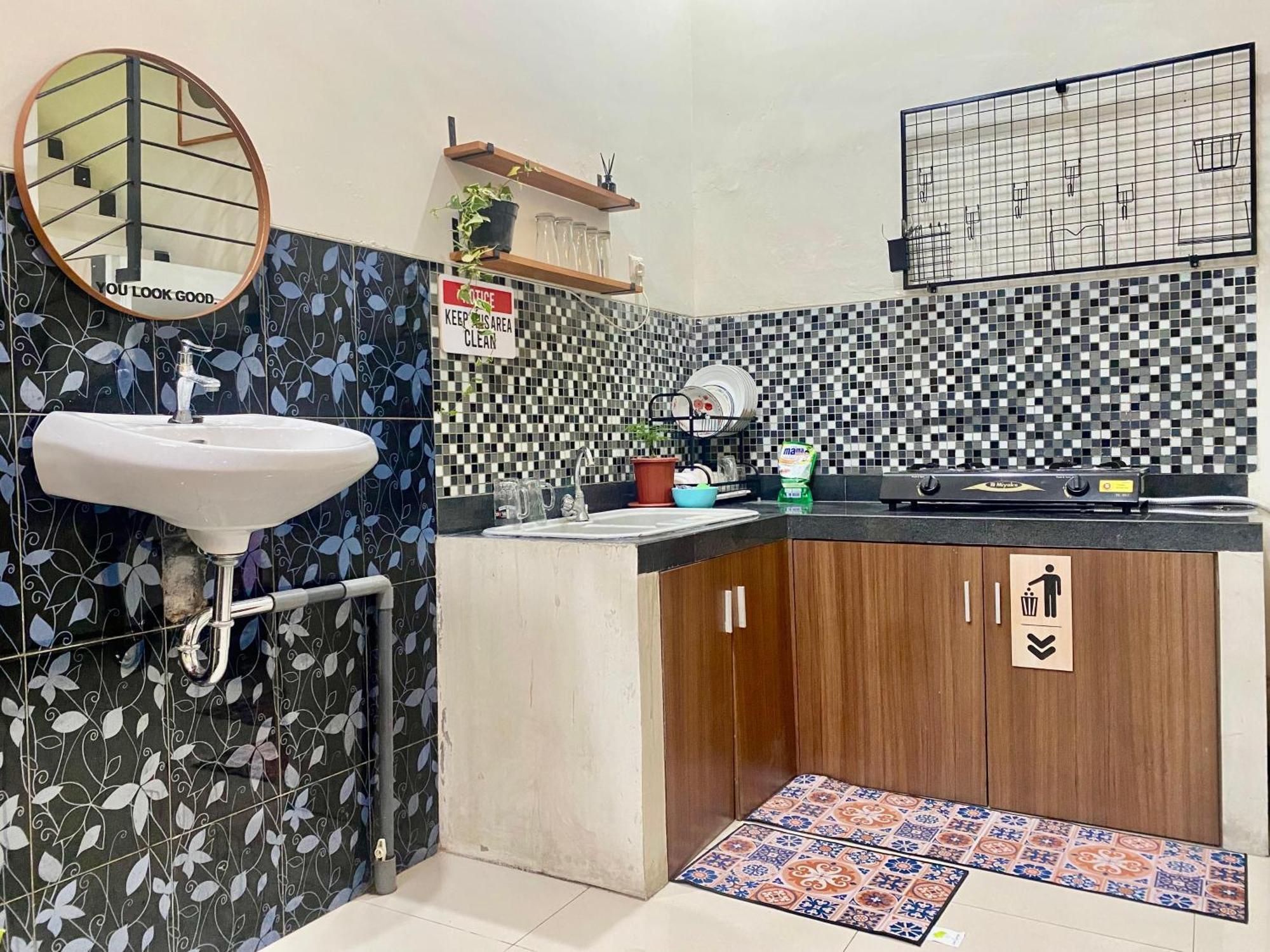 Zzz Hostel Malang Luaran gambar
