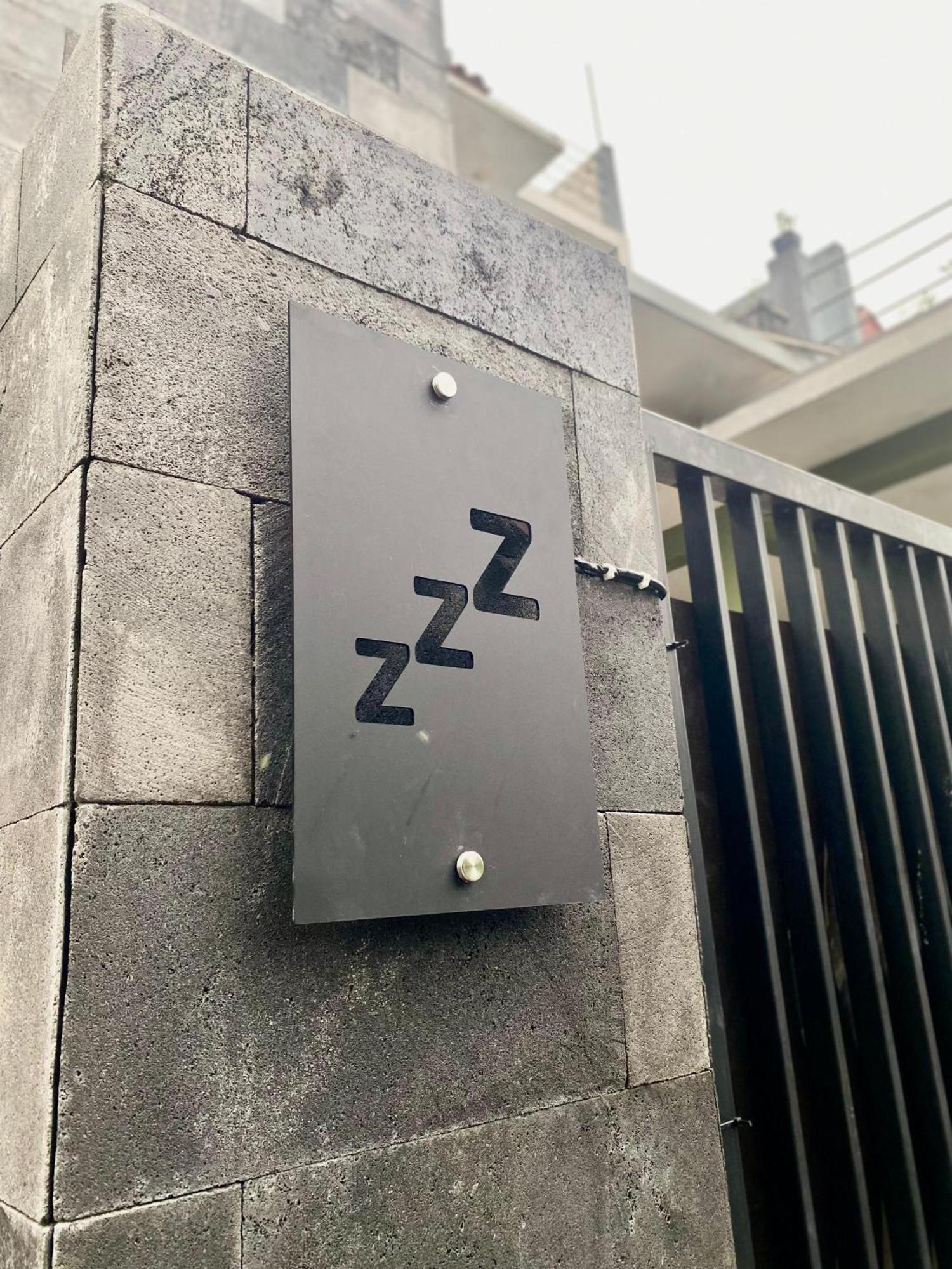 Zzz Hostel Malang Luaran gambar
