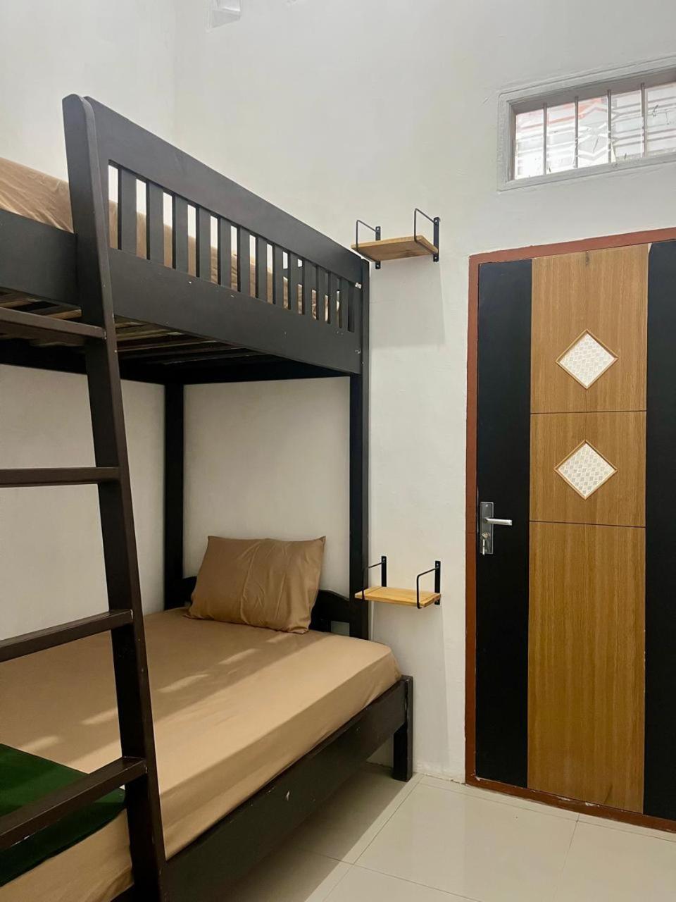Zzz Hostel Malang Luaran gambar