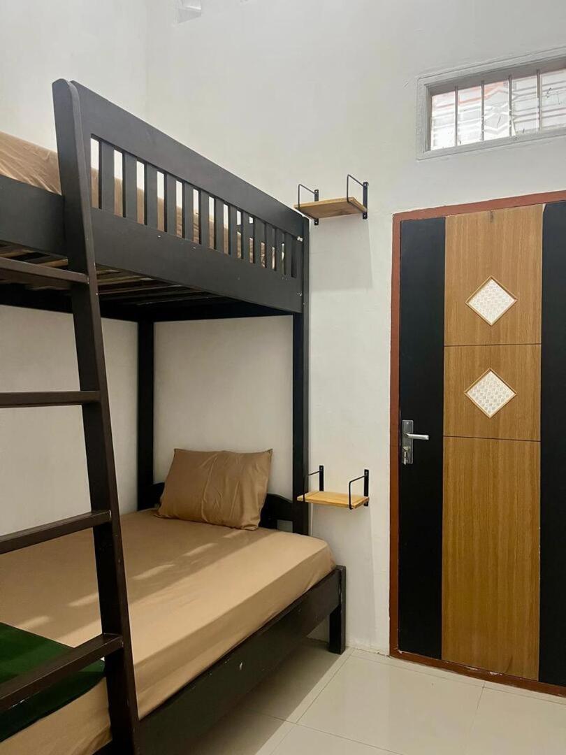 Zzz Hostel Malang Luaran gambar