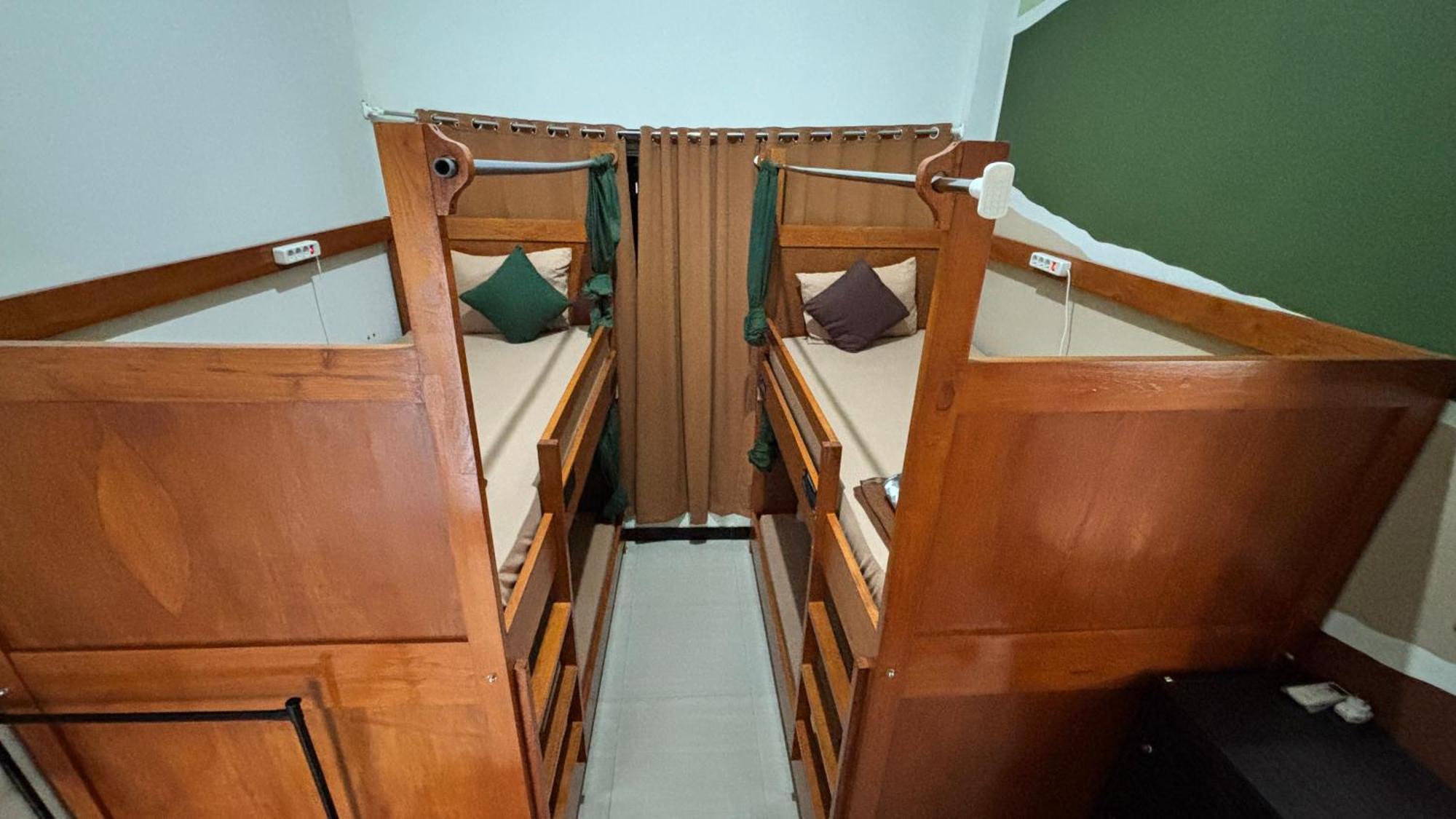 Zzz Hostel Malang Luaran gambar